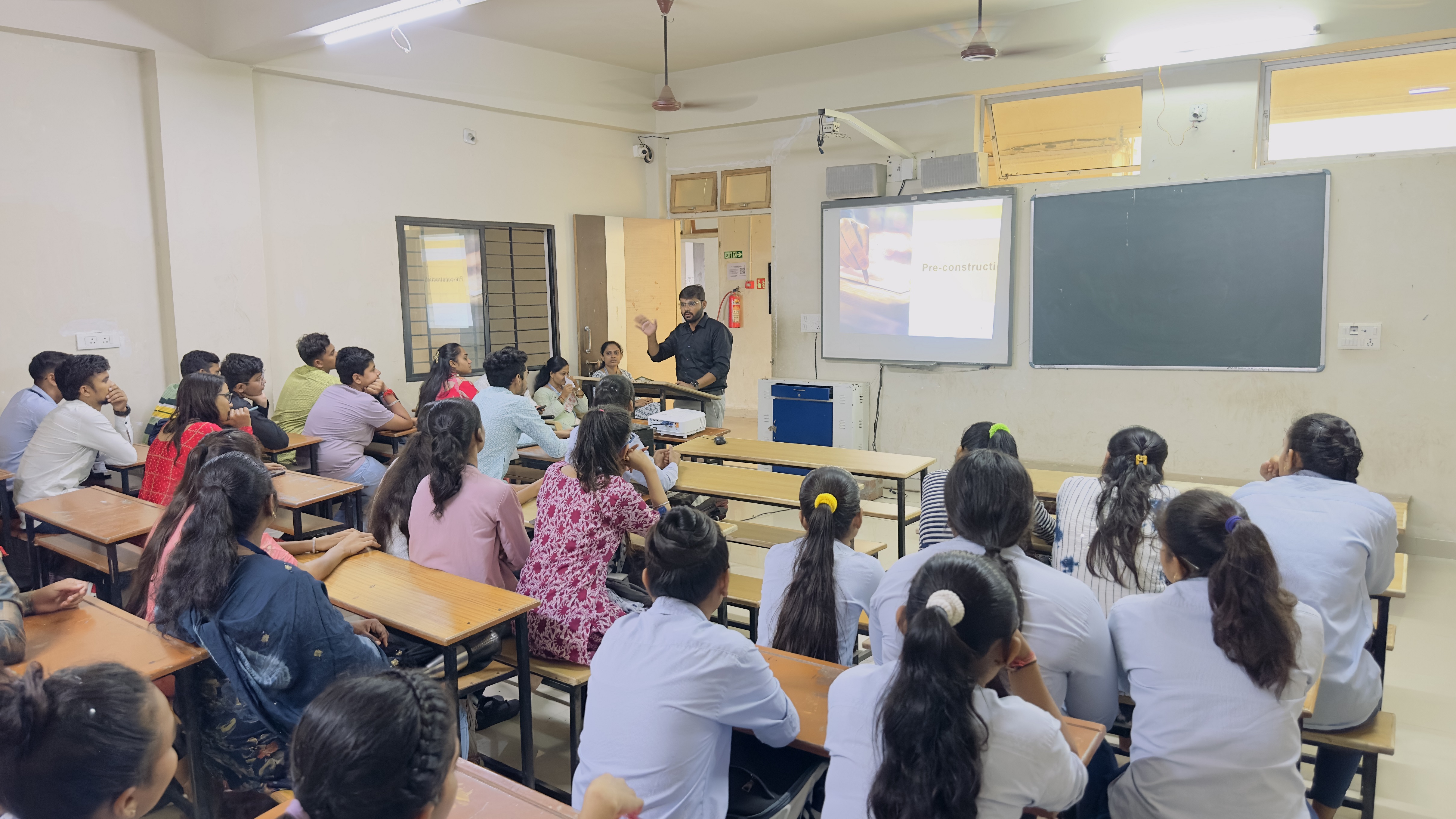 Expert Lecture on â€œExploring the World of Constructionâ€